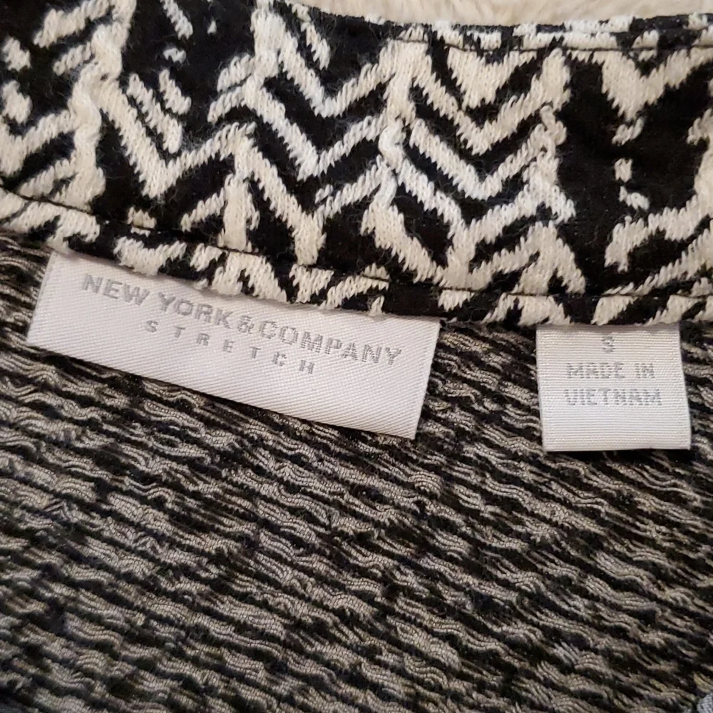 New York & Company cap sleeve sweater - Picture 5 of 8